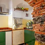 Lovingenoa - Ducale - Natural Light
