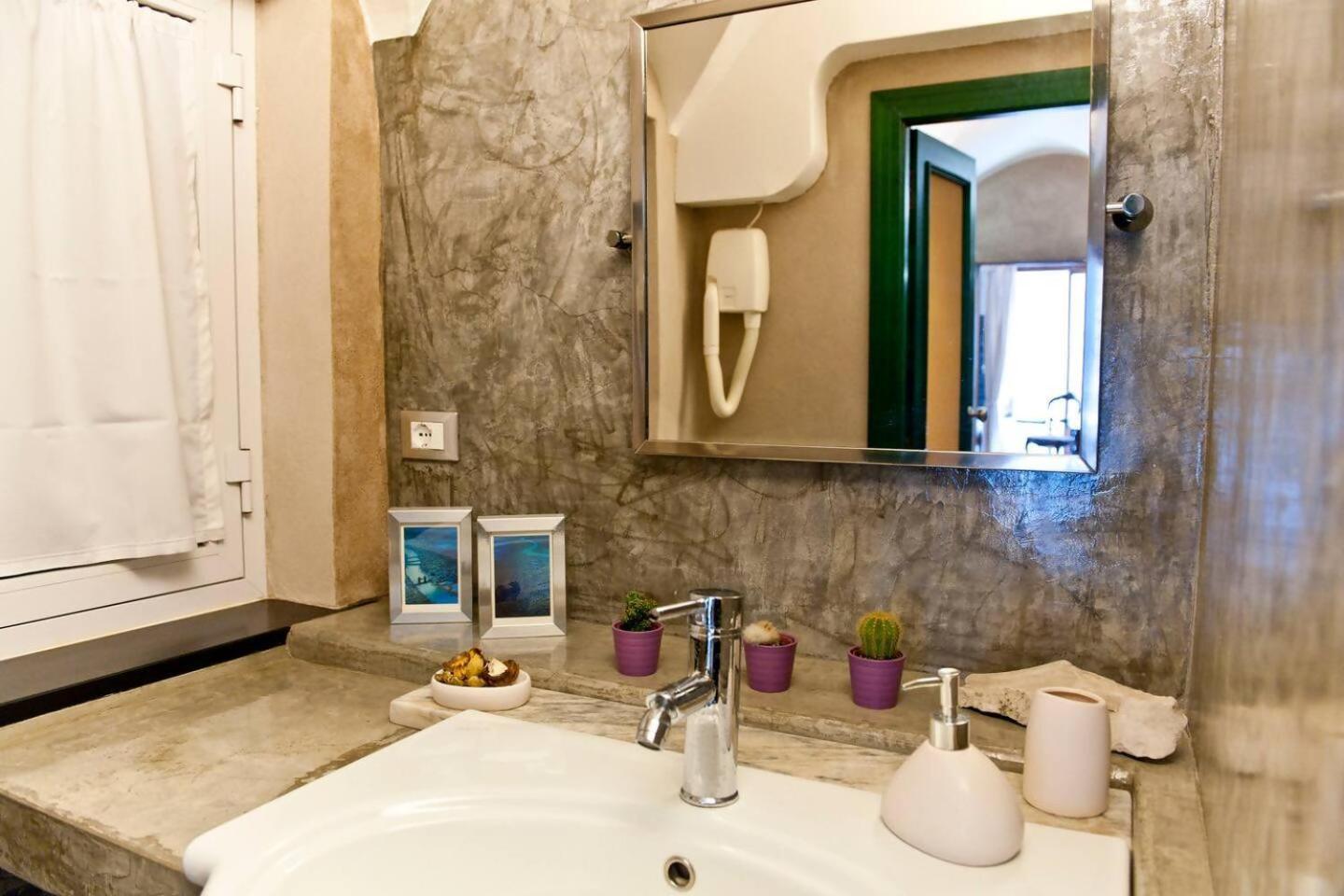 Lovingenoa - Ducale - Natural Light Apartment Genua